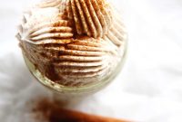 Cinnamon-Spiced Whipped Cream with Cream Cheese Stabilizer