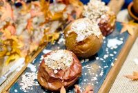 Baked Apples Stuffed with Cinnamon Oatmeal