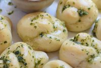 How to Make Homemade Garlic Knots: Soft, Chewy & Flavorful
