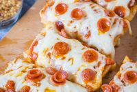 French Bread Pizza Recipe: Crispy Garlic & Cheesy Toppings