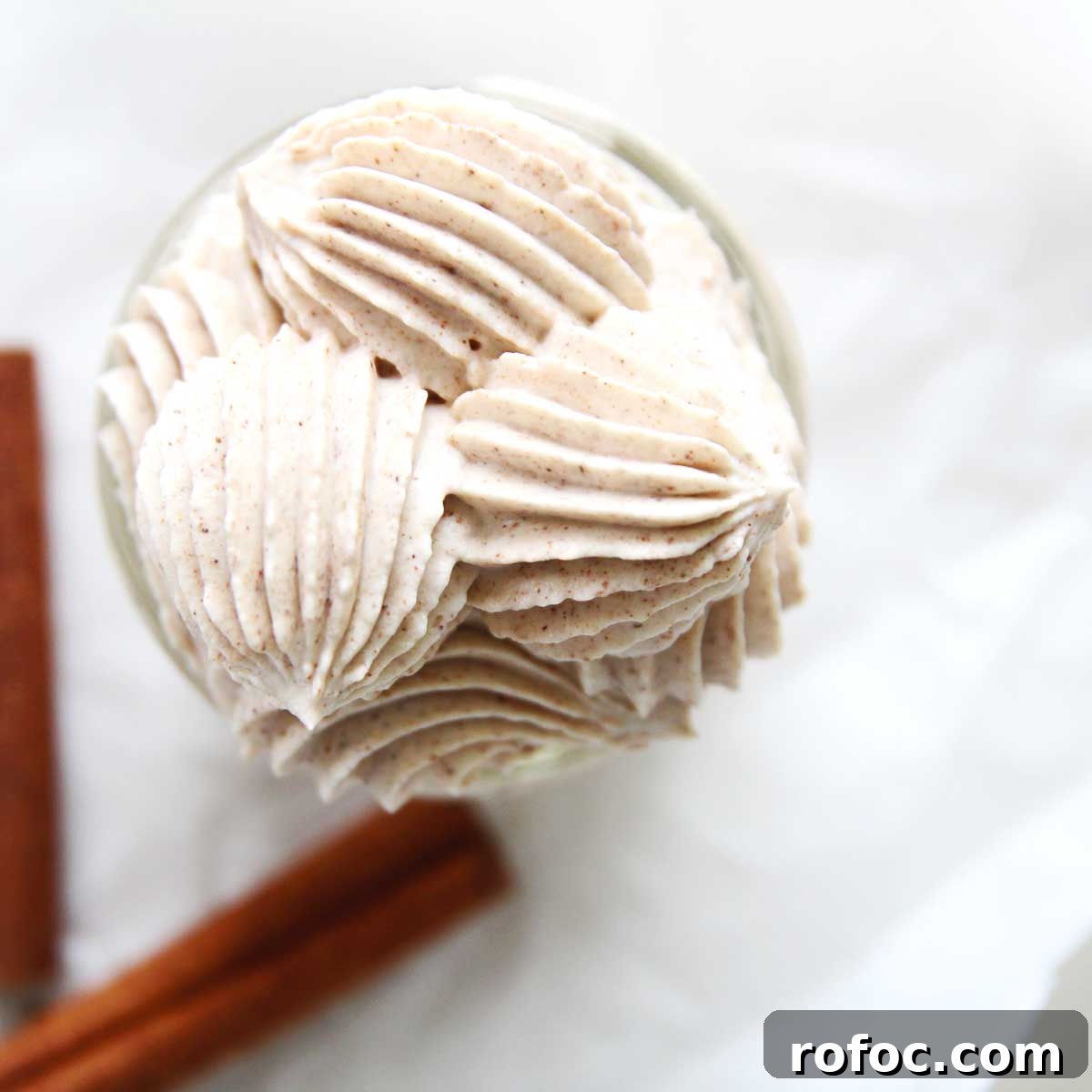 Cinnamon-Spiced Whipped Cream with Cream Cheese Stabilizer 4 img 28836 3