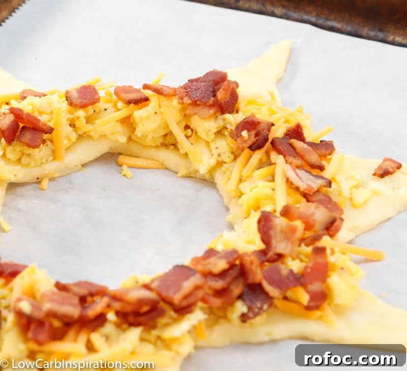 Keto Bacon, Egg & Cheese Breakfast Wreath Recipe 11 Keto Bacon, Egg and Cheese Breakfast Wreath Recipe