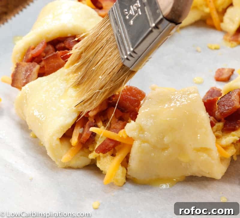 Keto Bacon, Egg & Cheese Breakfast Wreath Recipe 12 Keto Bacon, Egg and Cheese Breakfast Wreath Recipe
