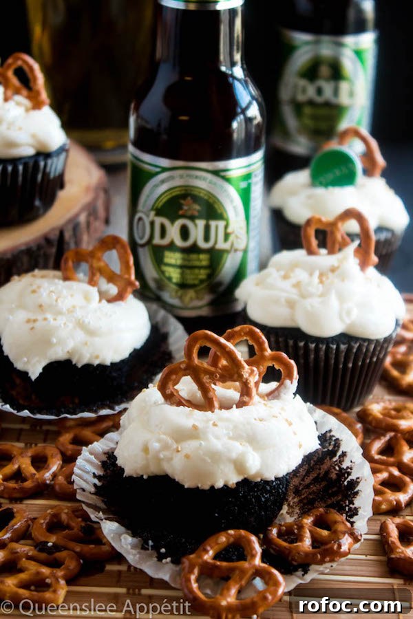 Savory Beer & Pretzel Cupcakes: Unexpected Party Dessert 5 Pretzel crust for cupcakes pressed into liners