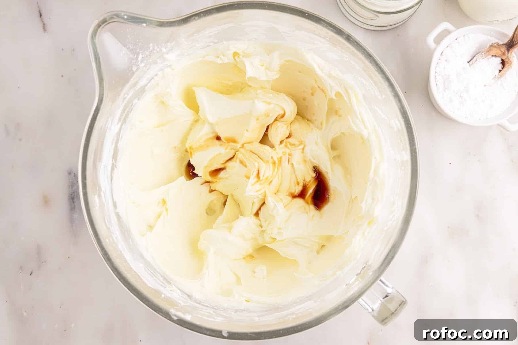 Vanilla added to cream cheese mixture.
