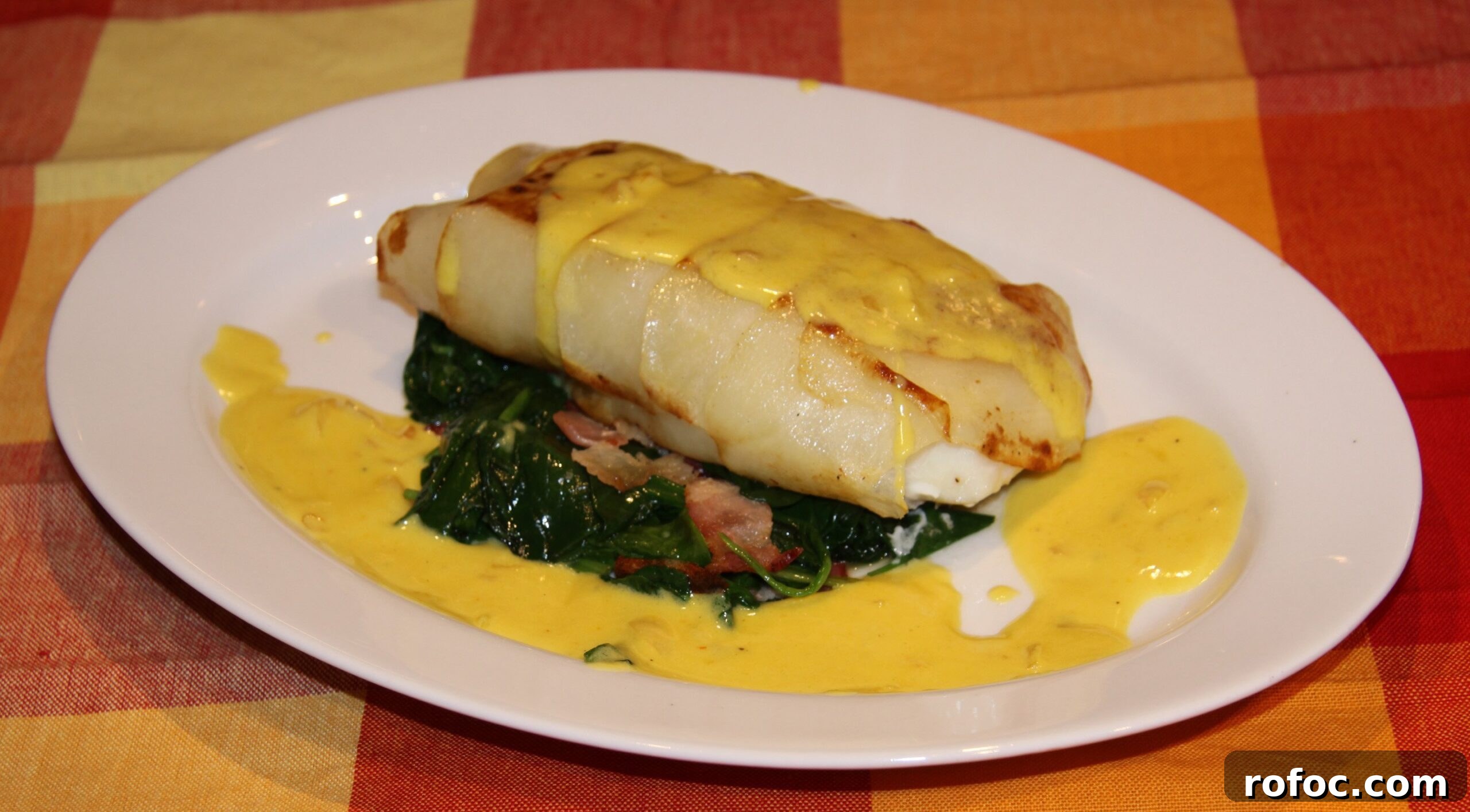 Crispy Potato-Crusted Sea Bass with Saffron Cream Sauce 2 potoates crusted sea bass with saffron sauce
