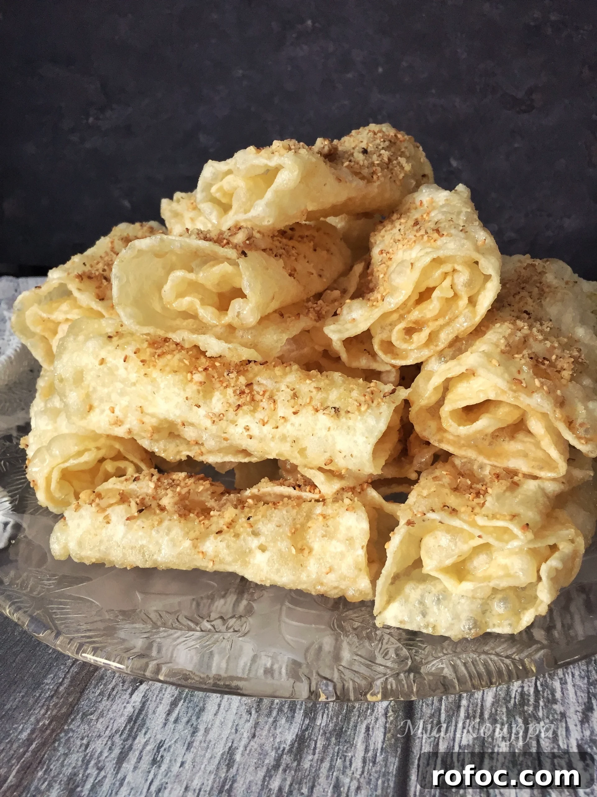 Greek Diples Dessert: Crispy Honey-Fried Pastry from Greece 14 Diples (Δίπλες)