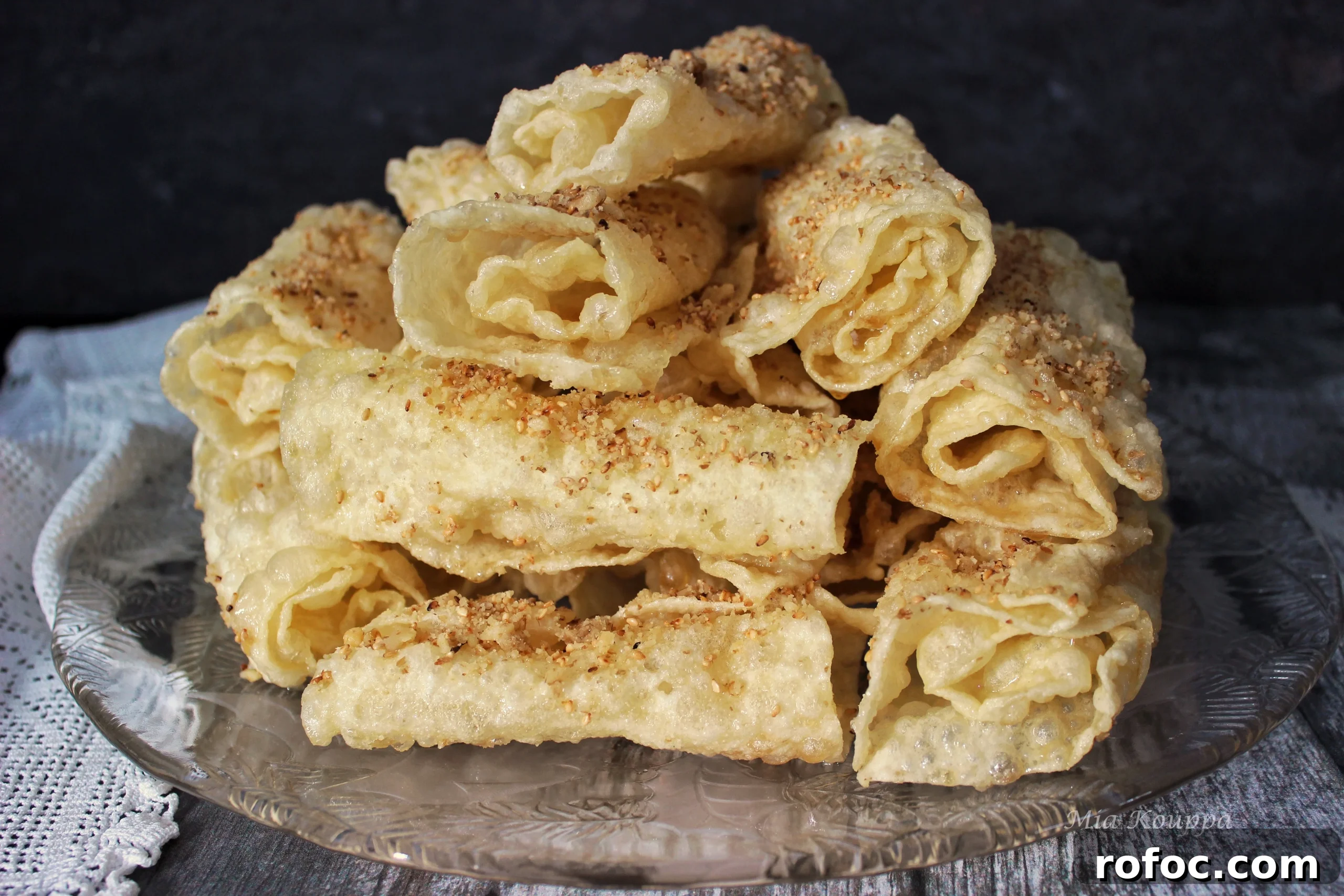 Greek Diples Dessert: Crispy Honey-Fried Pastry from Greece 16 Diples (Δίπλες)