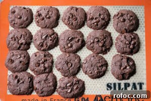 4-Ingredient Nutella Chocolate Cookies 7 img 494 17