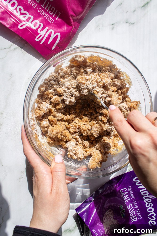 Bakery-Style Fruit Crumble Recipe for Perfect Flaky Topping 2 bakery style crumble topping