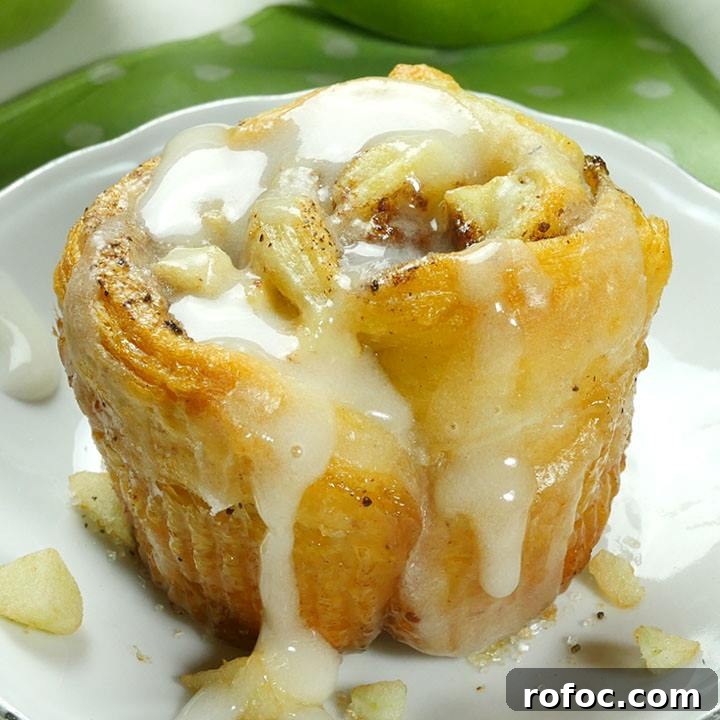 Apple Cinnamon Roll Cupcakes Recipe with Caramel Frosting 2 img 5970 1